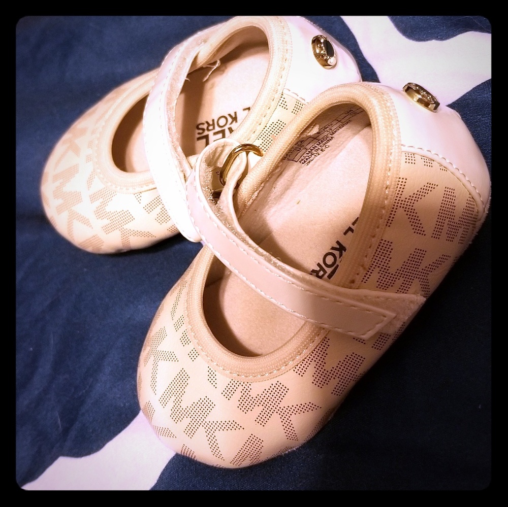 Michael Kors Baby Girls' Mara Ari Infant Shoe